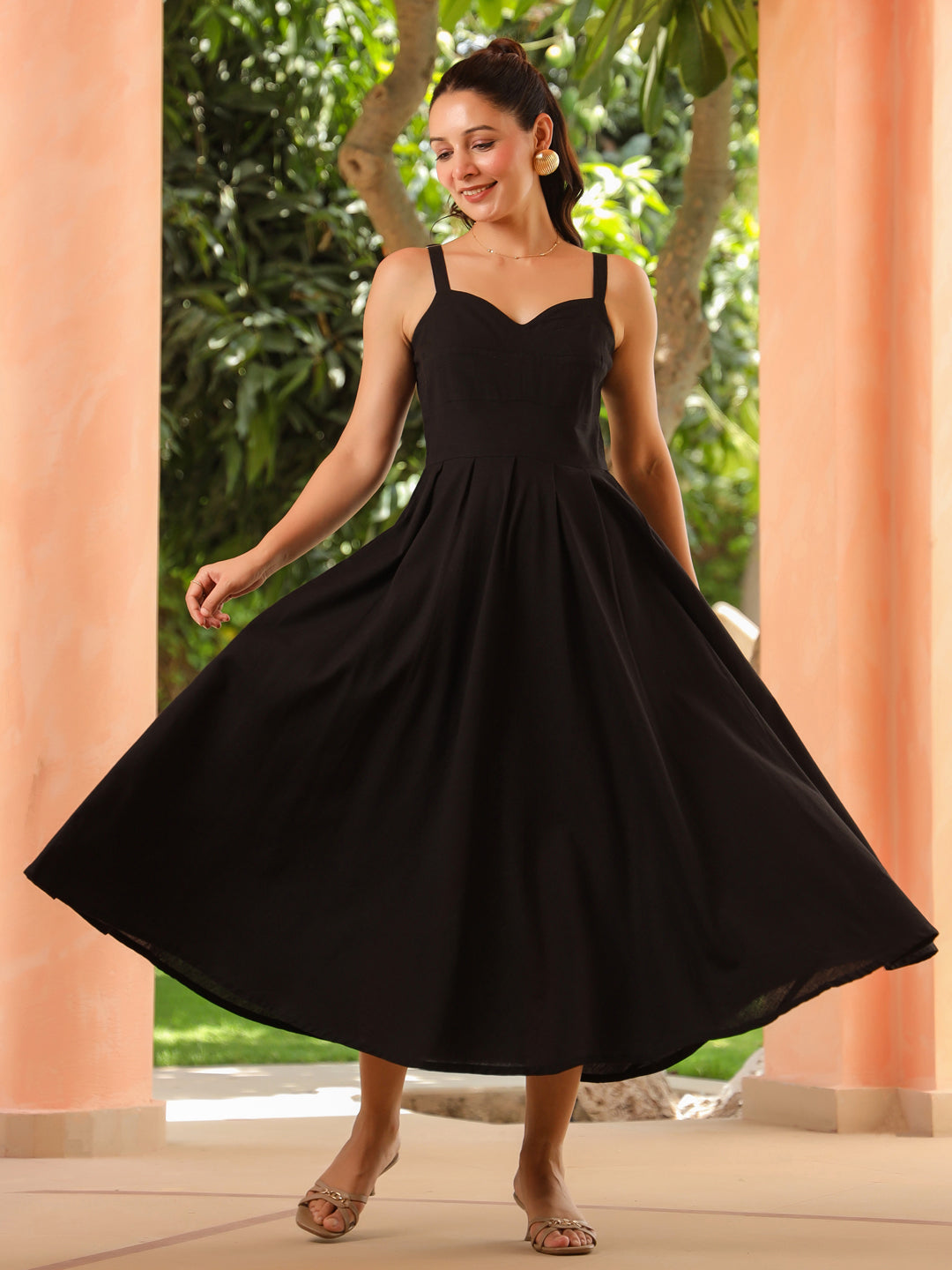 Women Solid Sweetheart Neck Dress