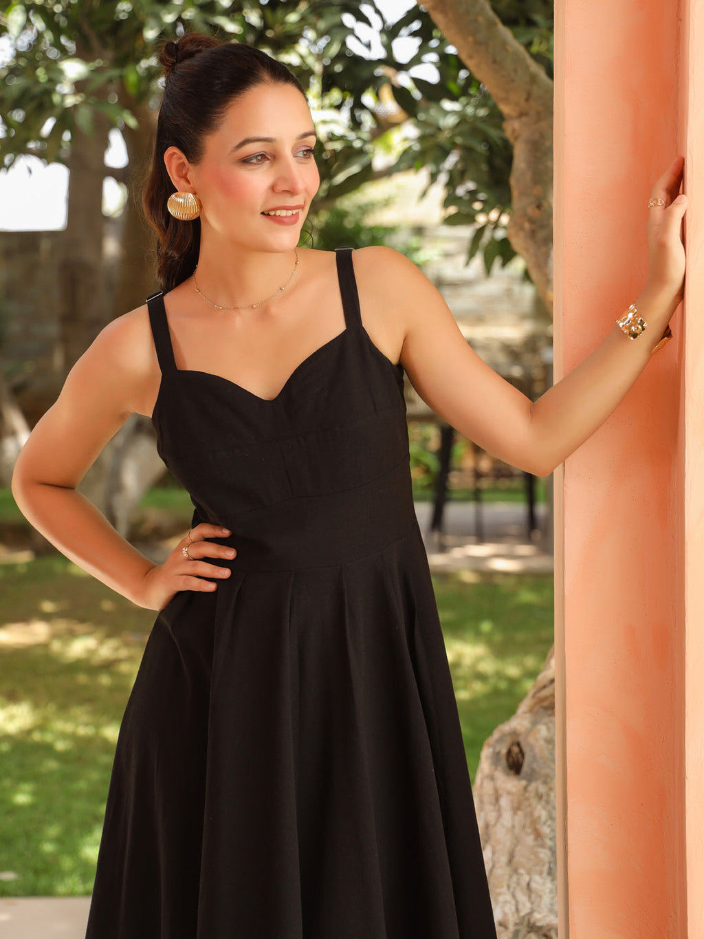 Women Solid Sweetheart Neck Dress