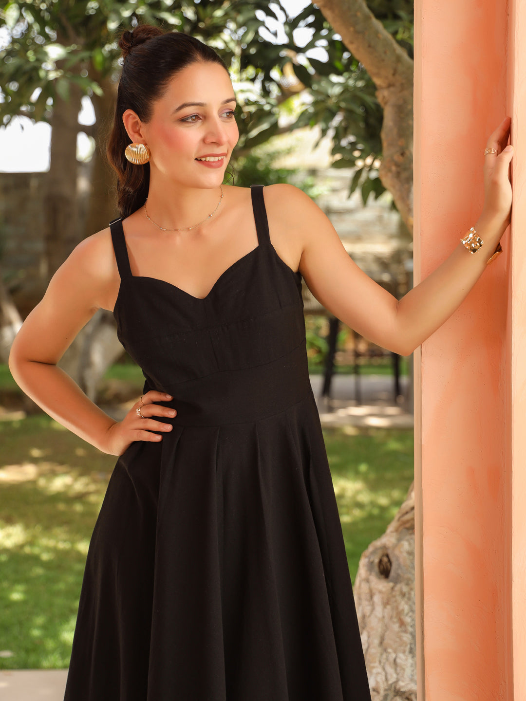 Women Solid Sweetheart Neck Dress