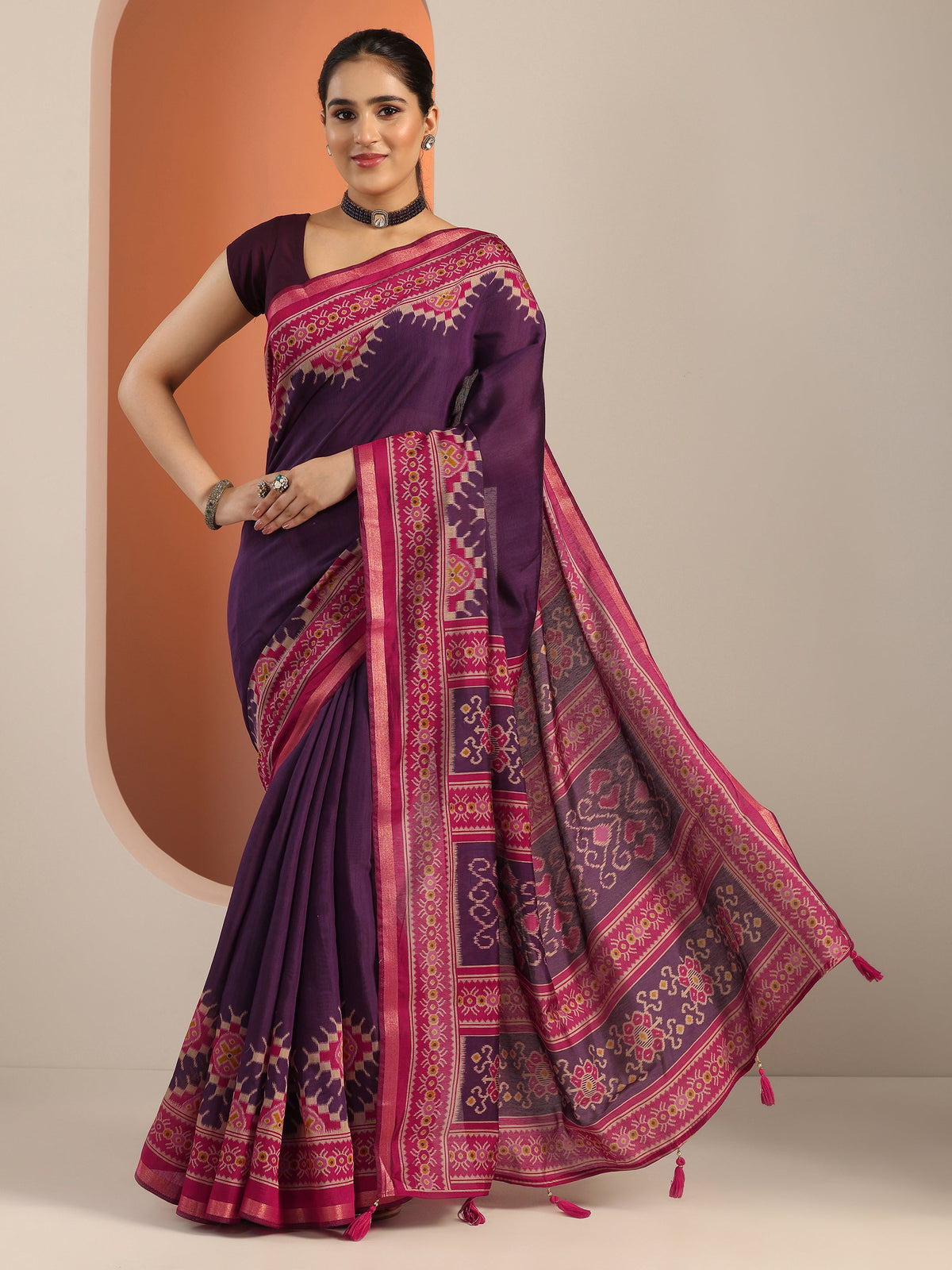 Purple Solid Cotton Blend Saree With Unstitched Blouse Piece