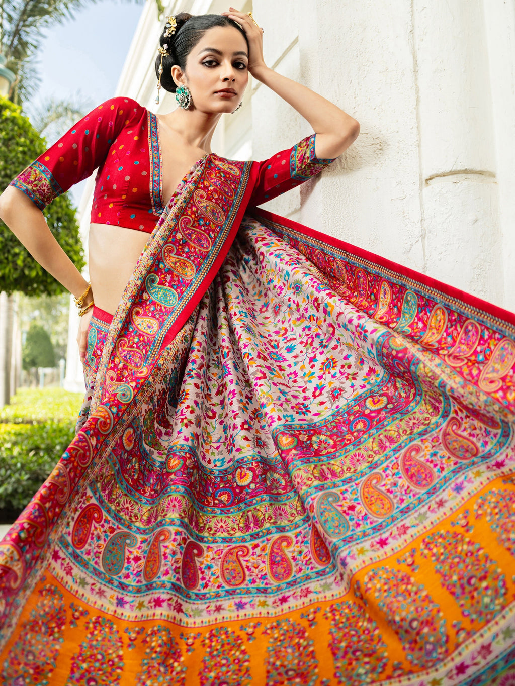 Multi Printed Silk Blend Saree With Unstitched Blouse Piece