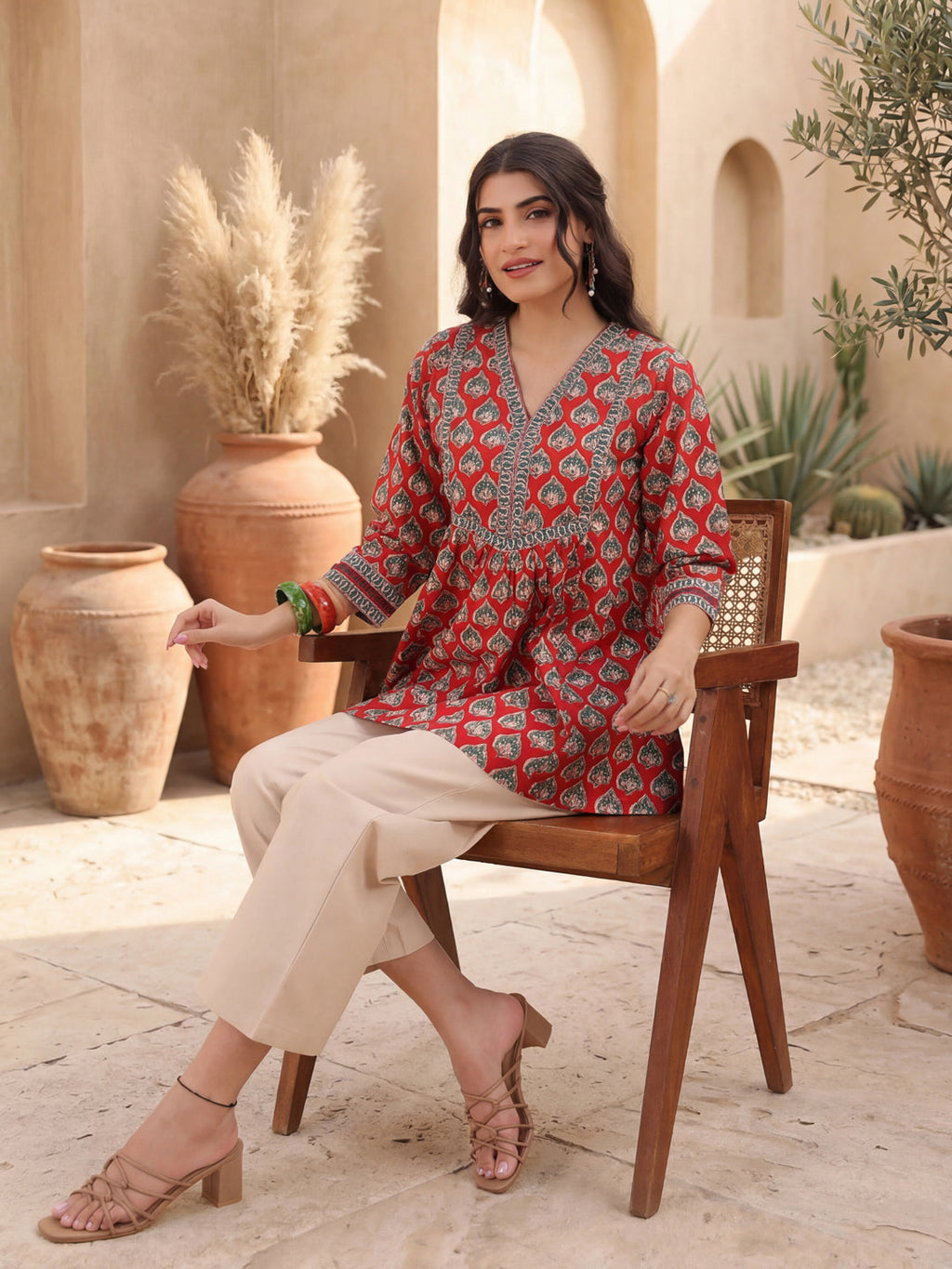 Womens Ethnic Motifs Printed V-Neck Pure Cotton Kurti