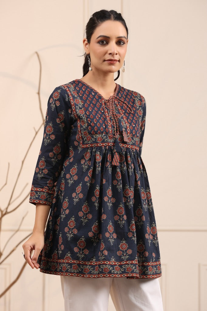 Women Blue and Rust Floral Printed Pure Cotton A-Line Kurti