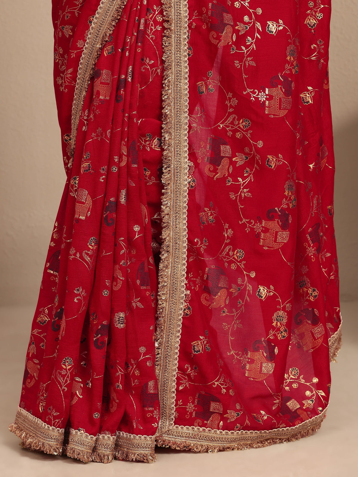 Red Tribal Printed Silk Blend Saree With Unstitched Blouse Piece
