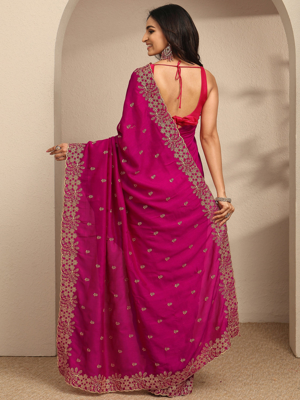 Pink Embroidered Silk Blend Saree With Unstitched Blouse Piece