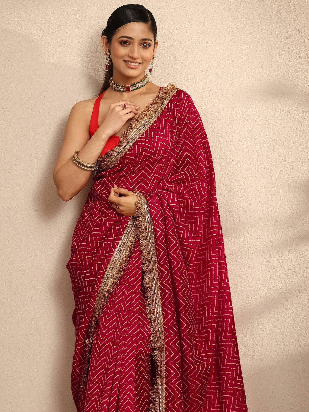 Pink Chevron Printed Silk Blend Saree With Unstitched Blouse Piece