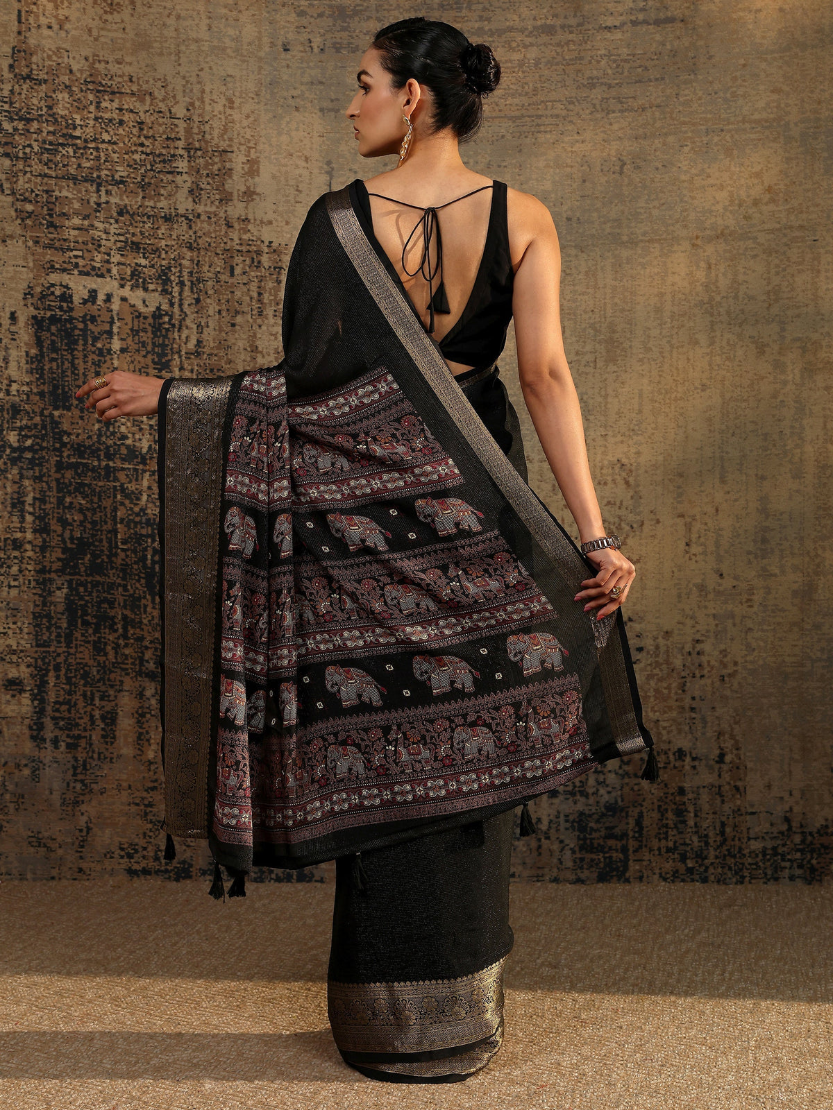 Black Solid Silk Blend Saree With Unstitched Blouse Piece
