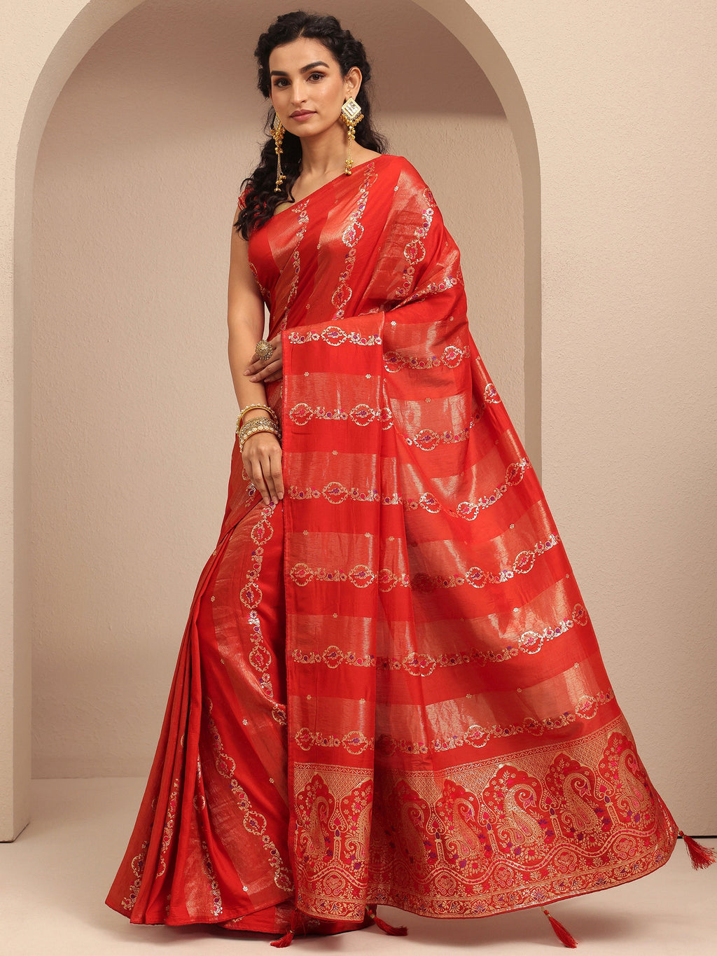 Red Woven Design Silk Blend Banarasi Saree With Unstitched Blouse Piece