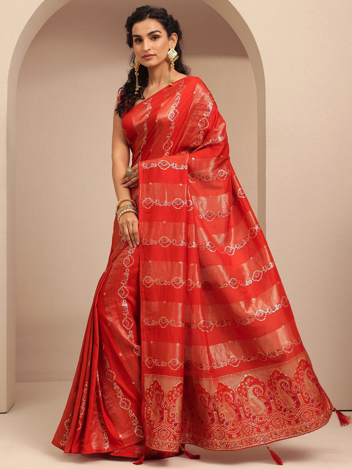 Red Woven Design Silk Blend Banarasi Saree With Unstitched Blouse Piece