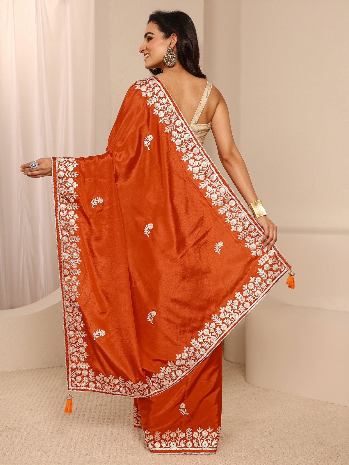 Rust Embellished Silk Blend Saree With Unstitched Blouse Piece