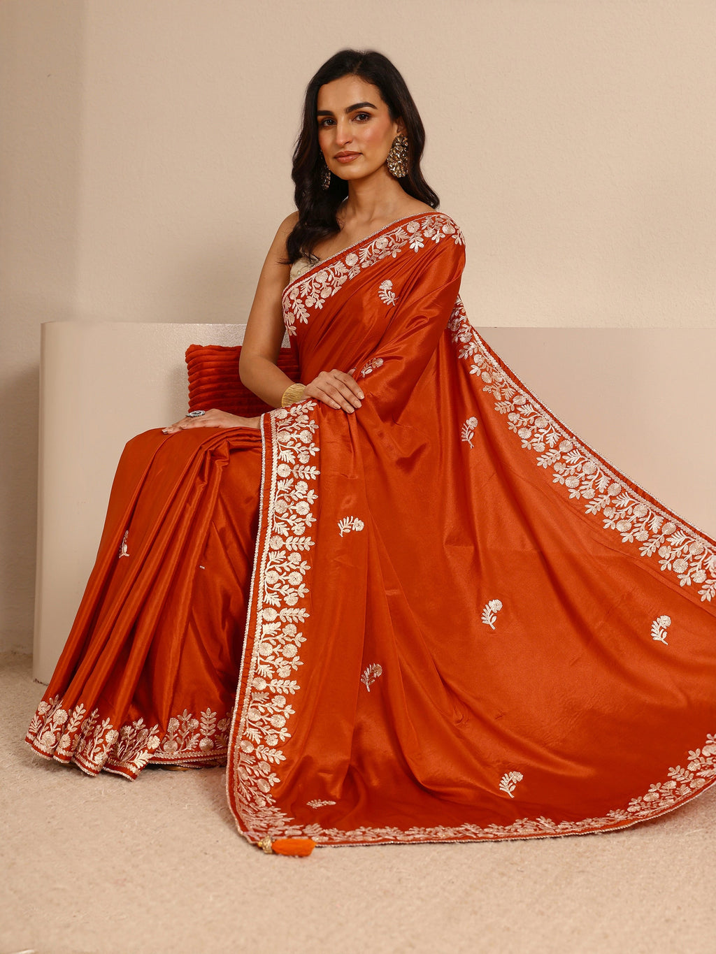 Rust Embellished Silk Blend Saree With Unstitched Blouse Piece