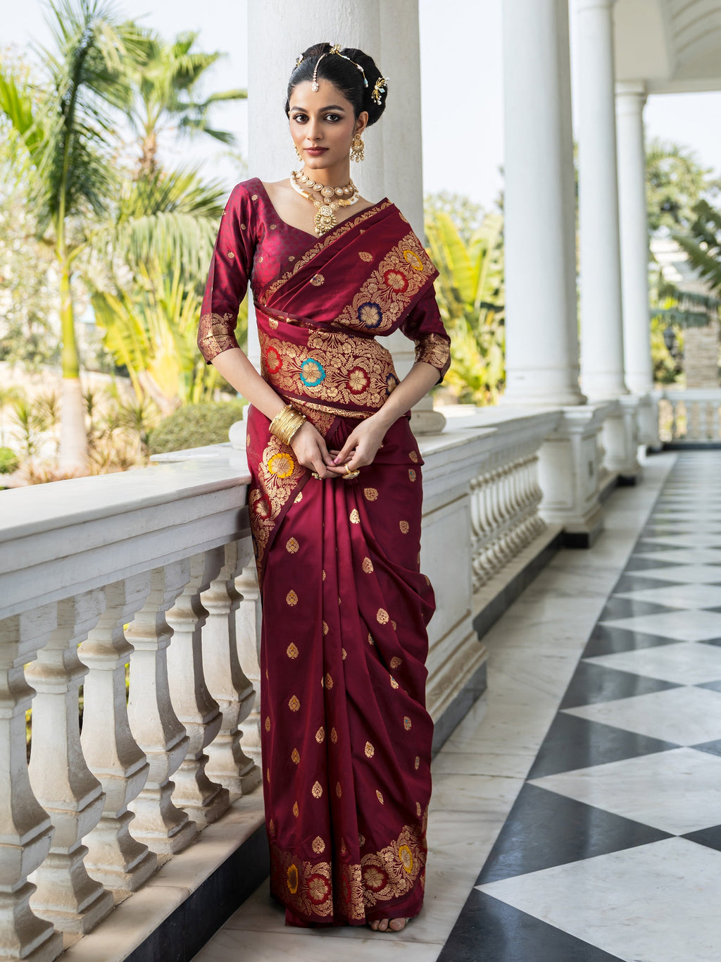 Maroon Woven Design Silk Blend Saree With Unstitched Blouse Piece