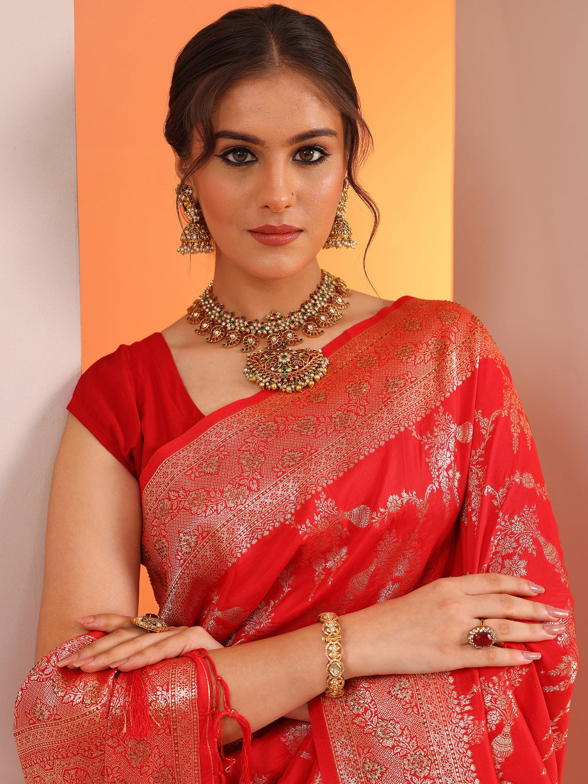 Red Woven Design Silk Blend Saree With Unstitched Blouse Piece