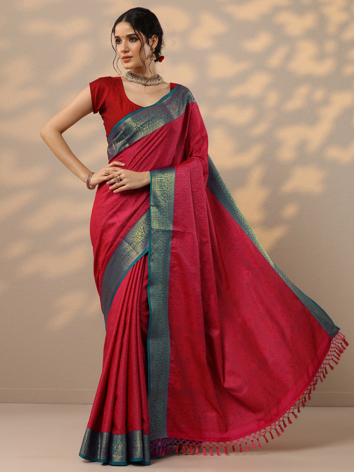 Red Woven Design Silk Blend Kanjeevaram Saree With Unstitched Blouse Piece