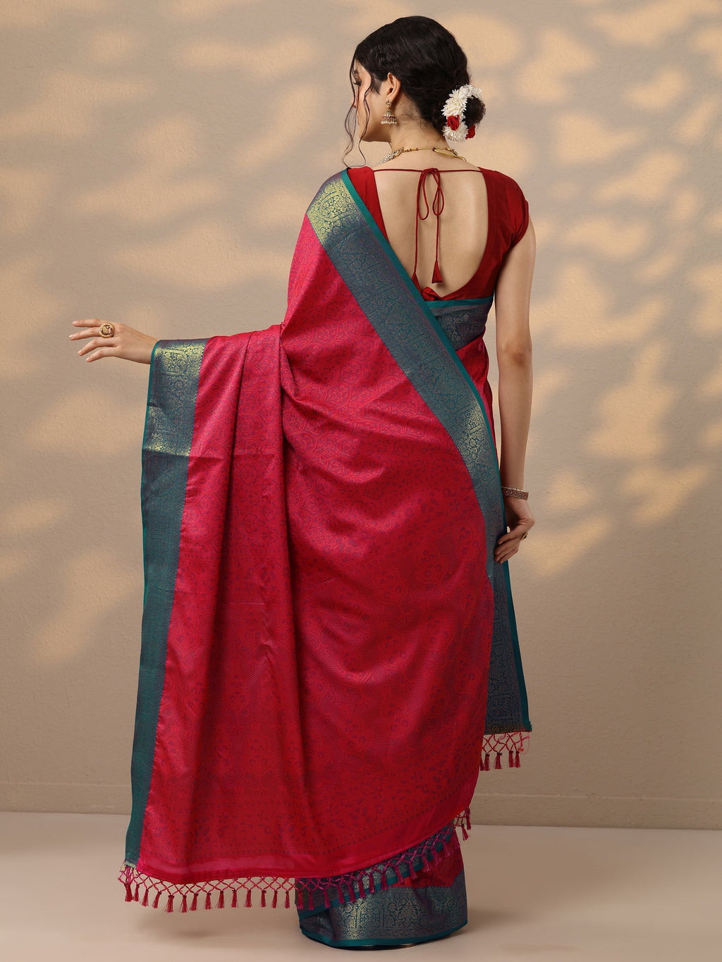 Red Woven Design Silk Blend Kanjeevaram Saree With Unstitched Blouse Piece