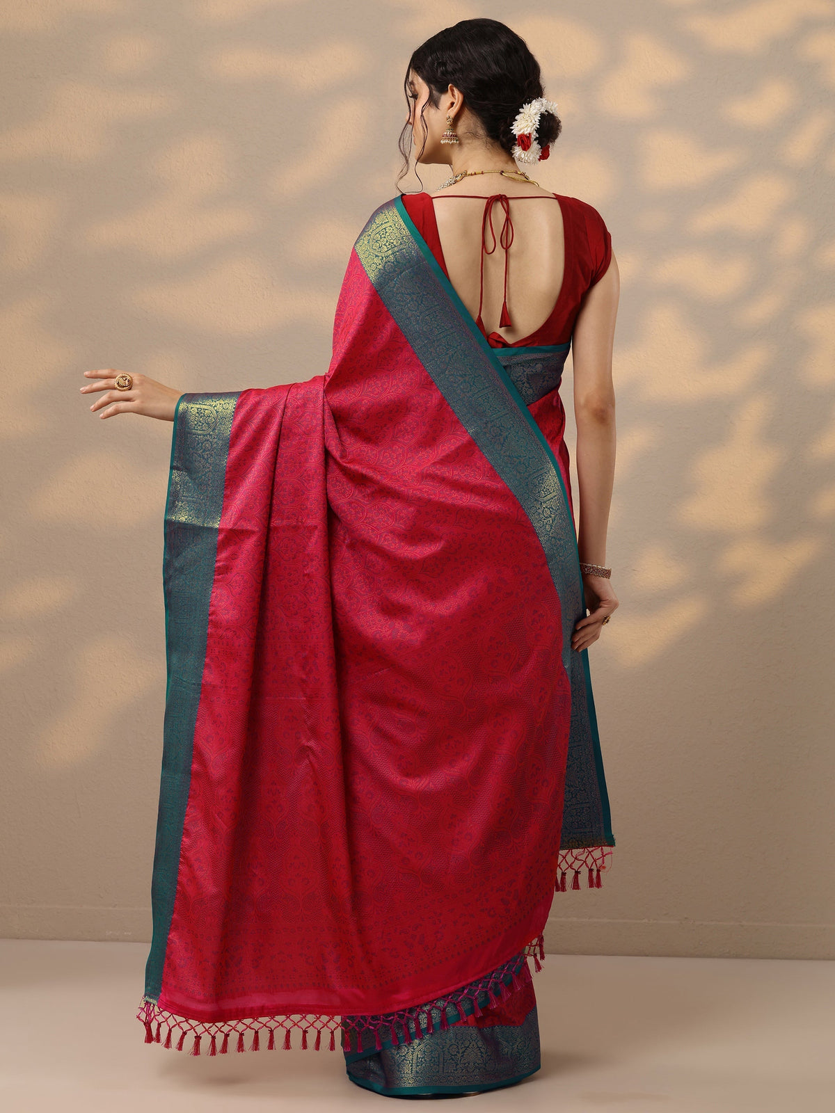 Red Woven Design Silk Blend Kanjeevaram Saree With Unstitched Blouse Piece