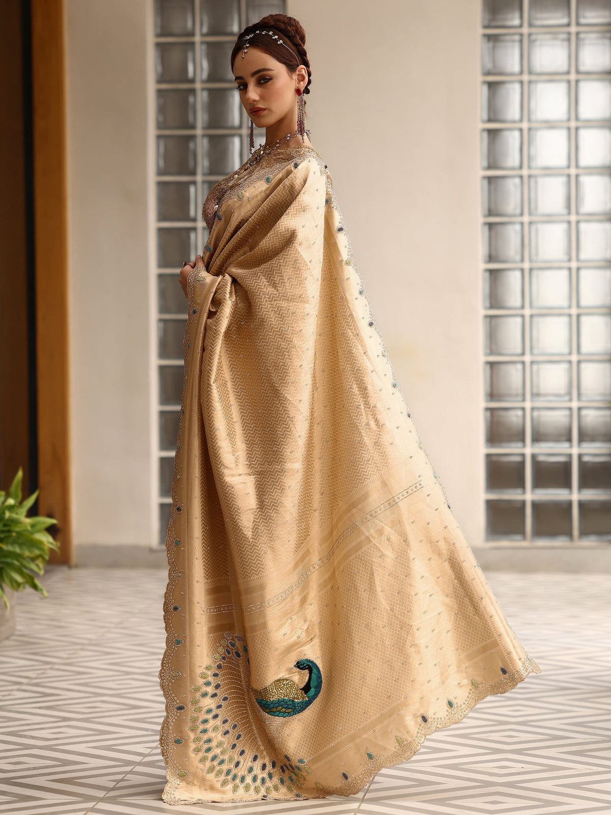Gold Woven Design Silk blend Saree With Unstitched Blouse Piece