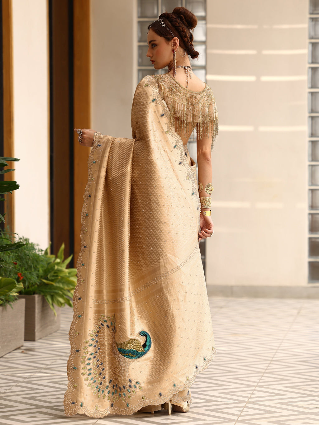 Gold Woven Design Silk blend Saree With Unstitched Blouse Piece