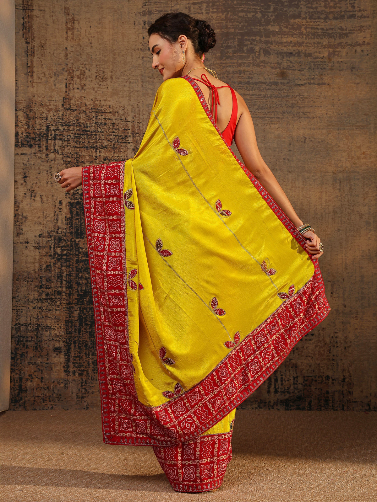 Mustard Bandhani Embellished Silk Blend Saree With Unstitched Blouse Piece
