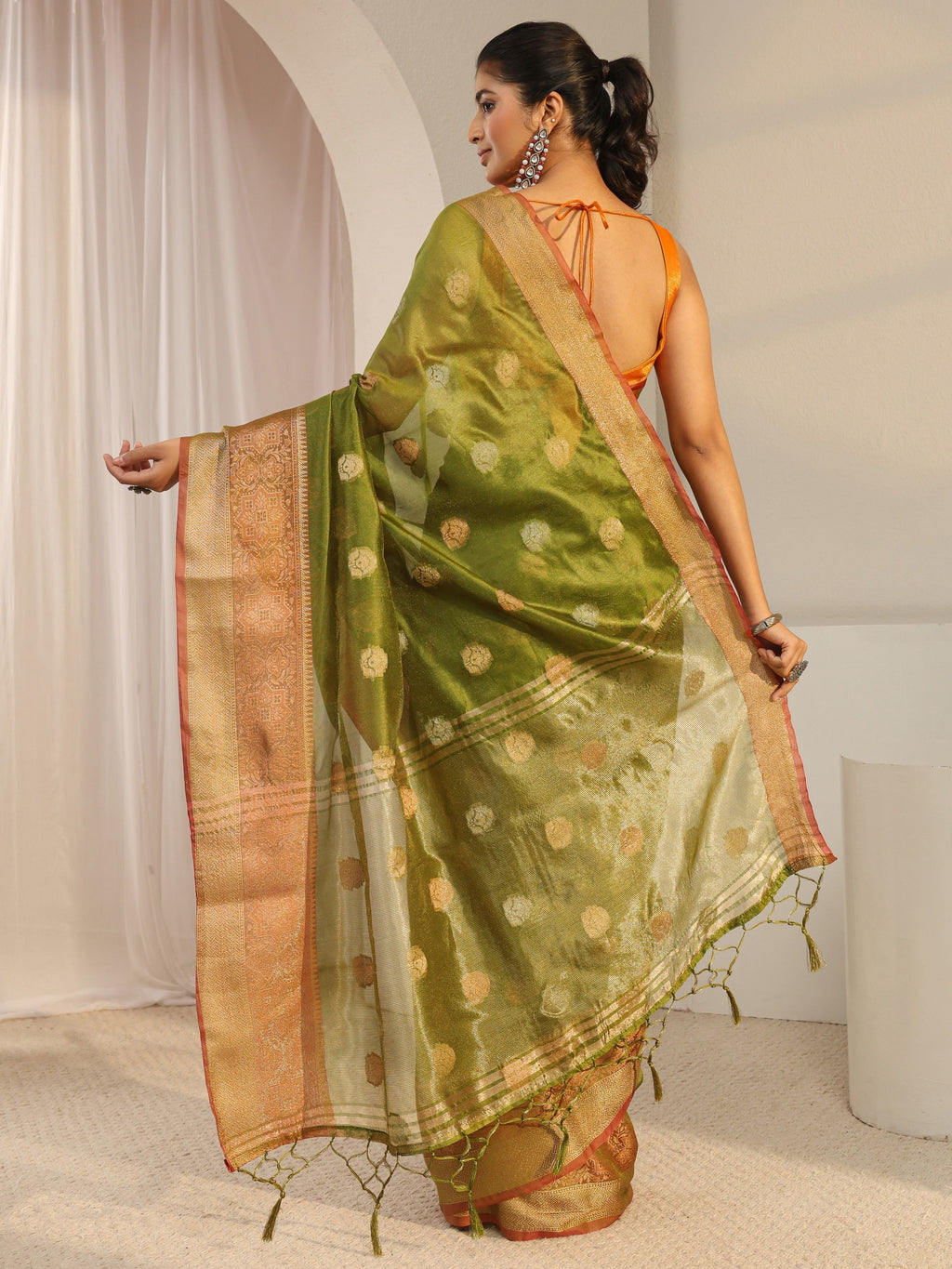 Green Jacquard Woven Design Silk Blend Saree