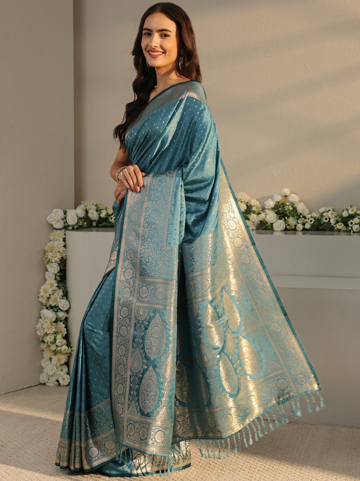 Teal Ethnic Woven Design Silk Blend Saree With Unstitched Blouse Piece