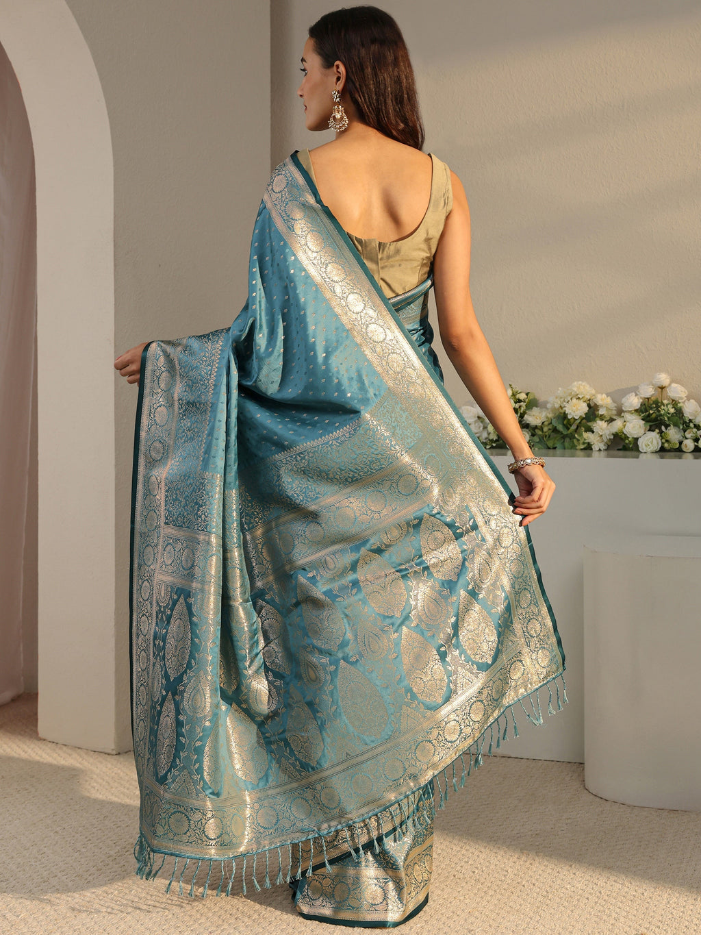 Teal Ethnic Woven Design Silk Blend Saree With Unstitched Blouse Piece