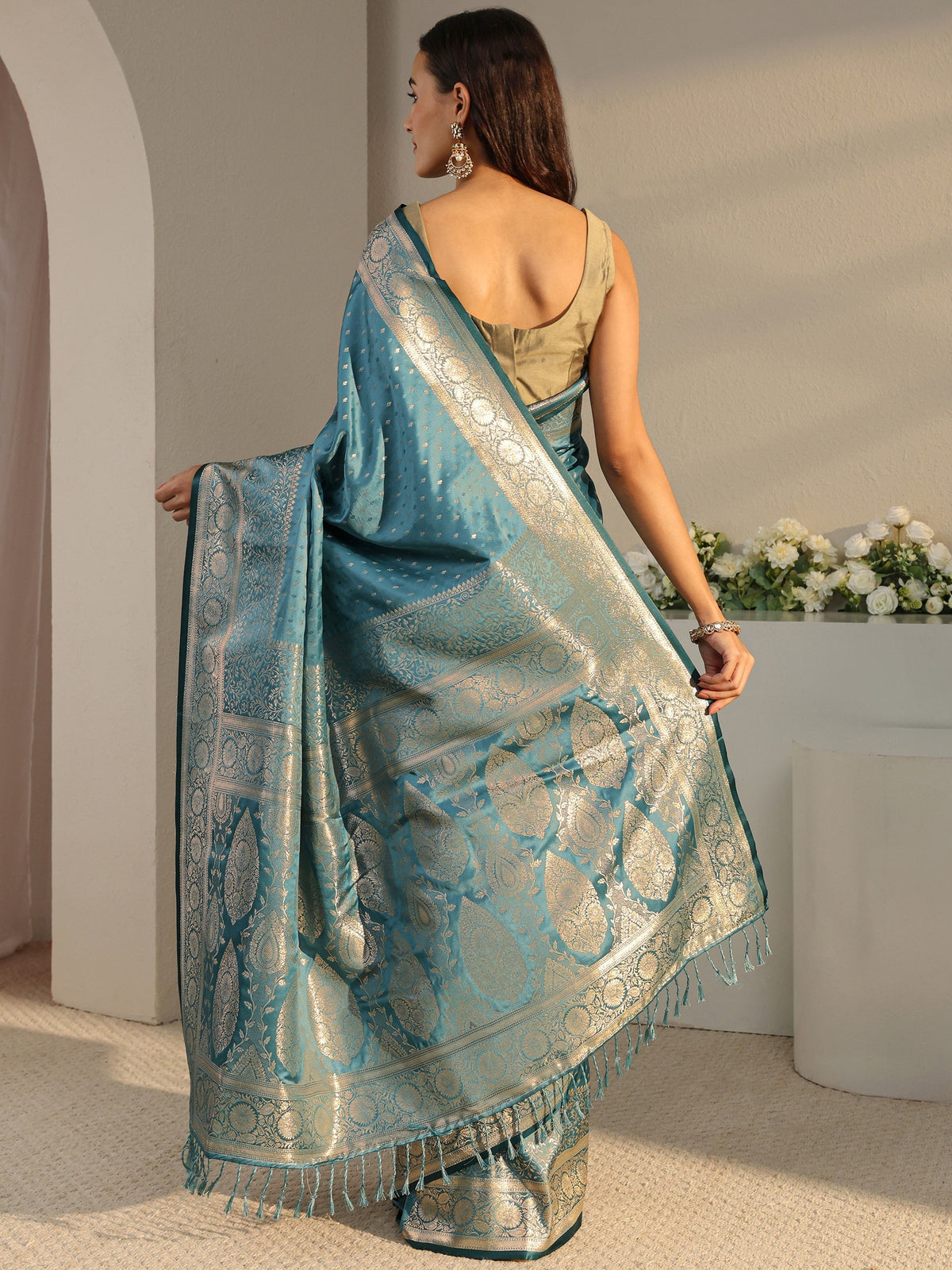 Teal Ethnic Woven Design Silk Blend Saree With Unstitched Blouse Piece