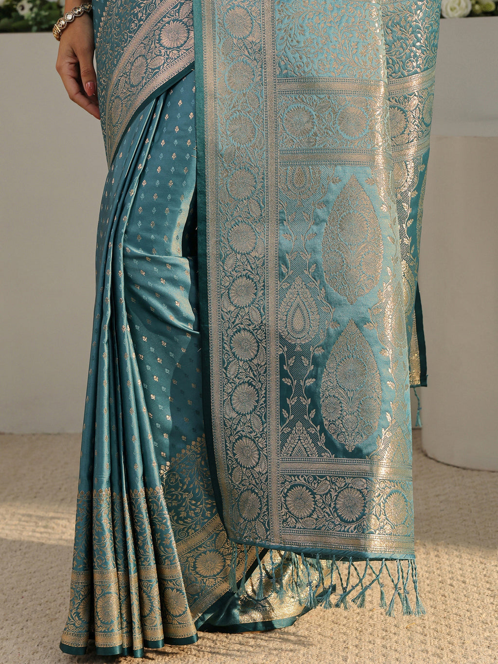 Teal Ethnic Woven Design Silk Blend Saree With Unstitched Blouse Piece