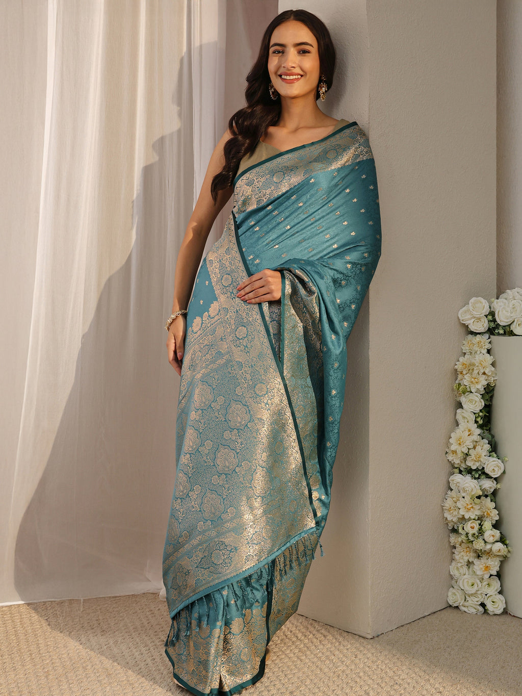 Teal Floral Woven Design Silk Blend Saree With Unstitched Blouse Piece