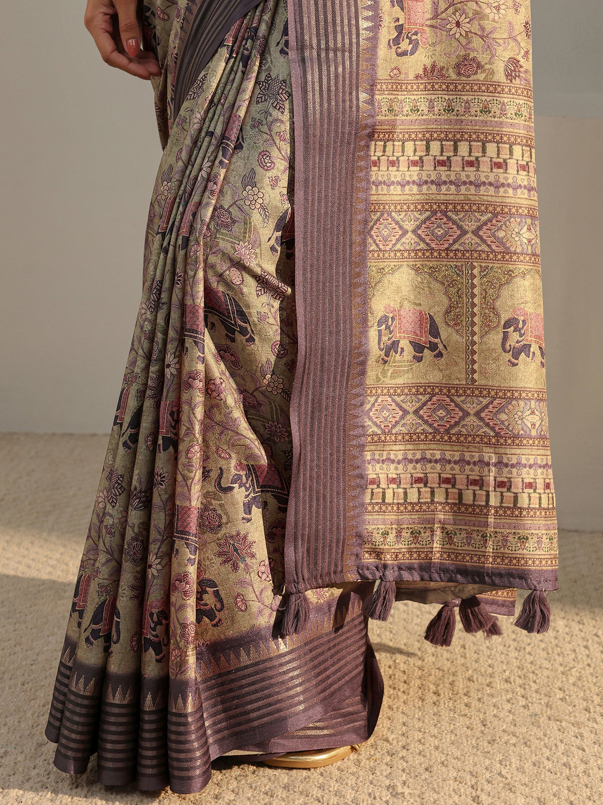 Green Ethnic Printed Silk Blend Saree With Unstitched Blouse Piece