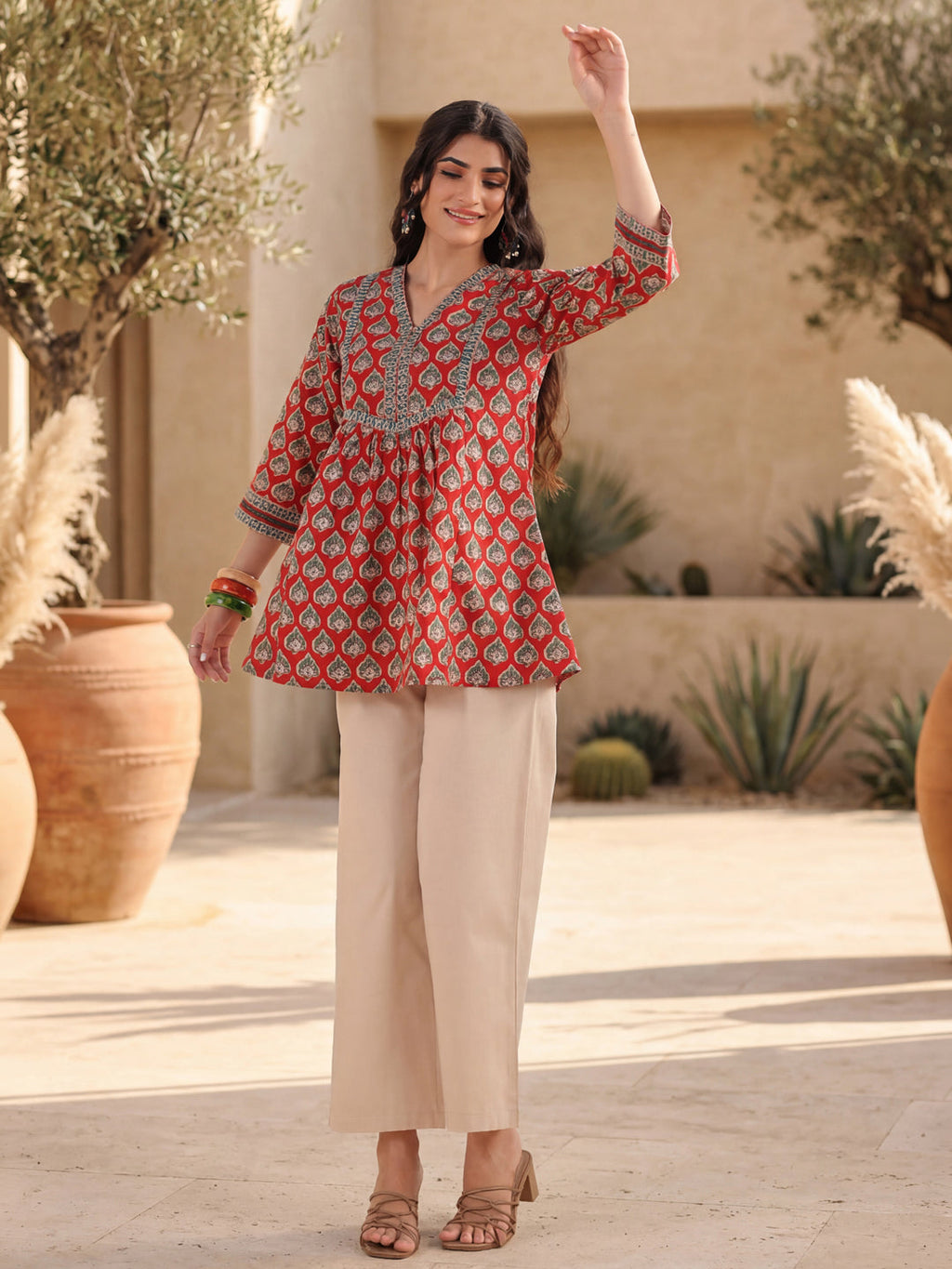 Womens Ethnic Motifs Printed V-Neck Pure Cotton Kurti