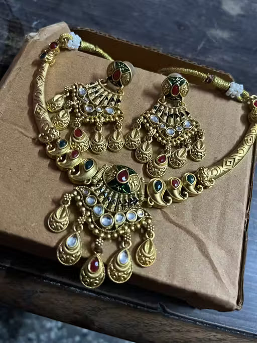 necklace and earrings set
