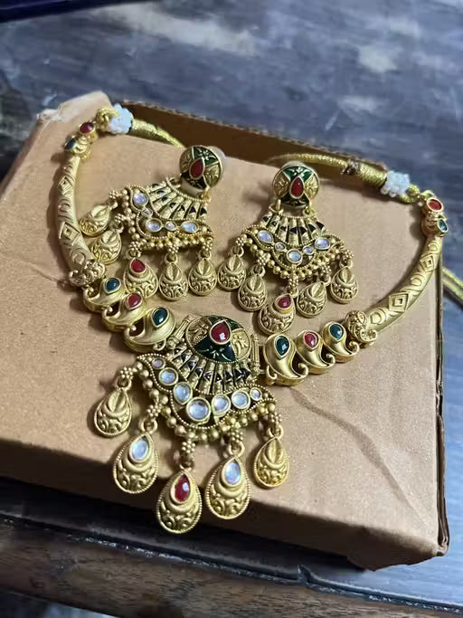 necklace and earrings set