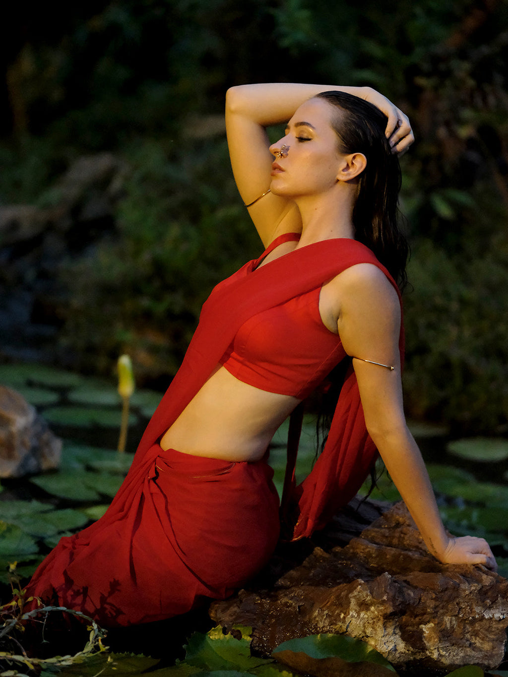 Red Solid Georgette Saree With Unstitched Blouse Piece