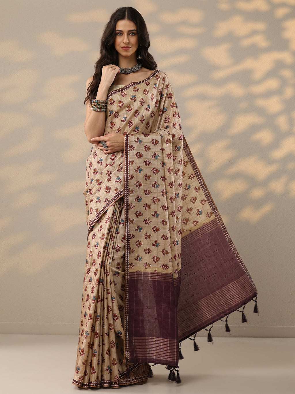 Beige Ikkat Printed Silk Blend Saree With Unstitched Blouse Piece