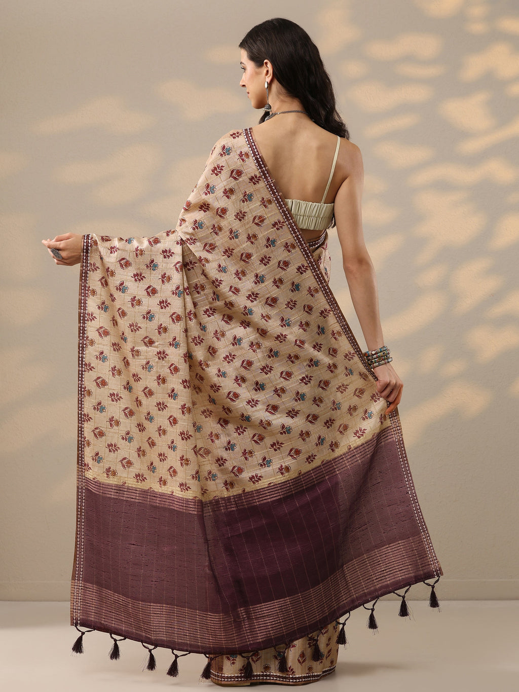 Beige Ikkat Printed Silk Blend Saree With Unstitched Blouse Piece
