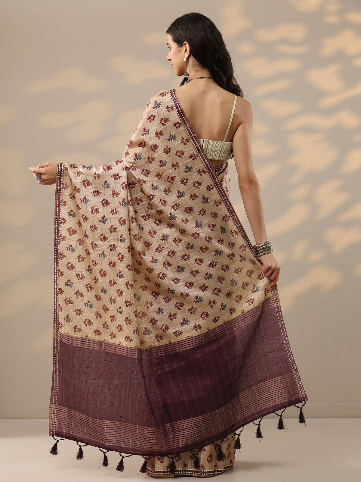 Beige Ikkat Printed Silk Blend Saree With Unstitched Blouse Piece