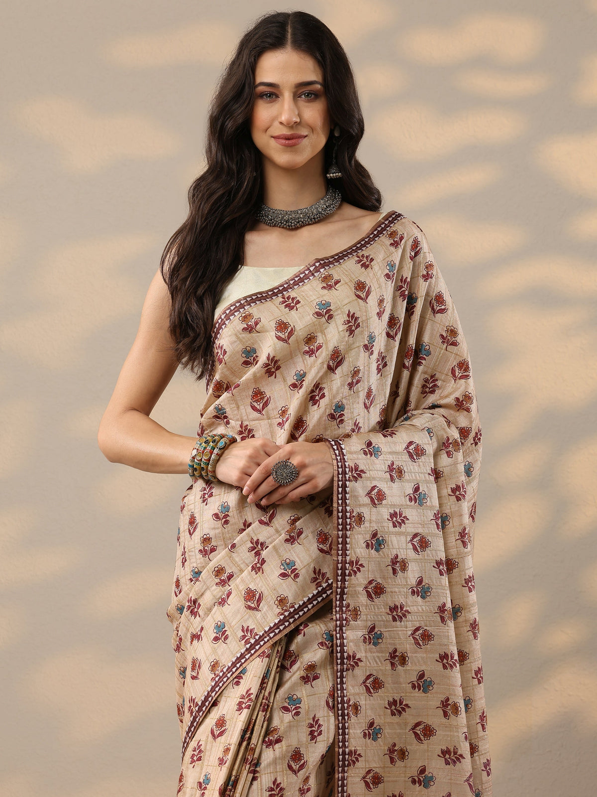 Beige Ikkat Printed Silk Blend Saree With Unstitched Blouse Piece