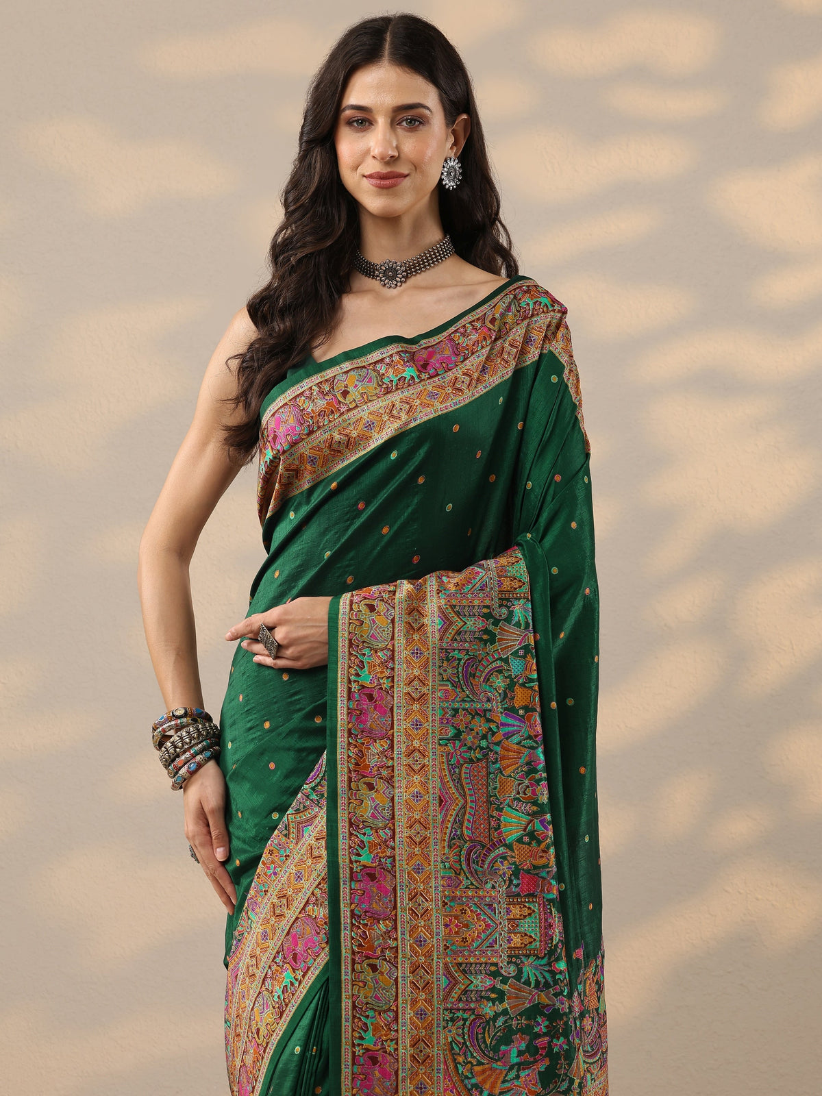 Vanya Green Printed Silk Blend Saree With Unstitched Blouse Piece