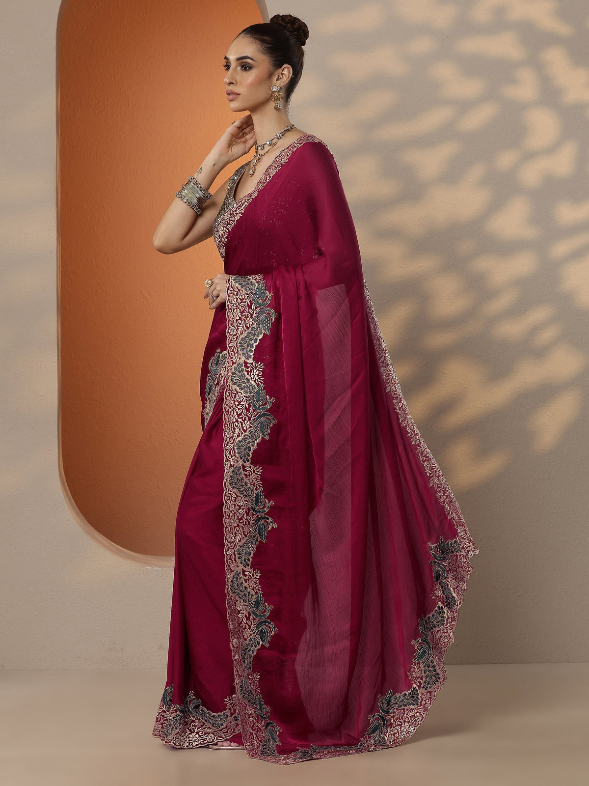 Red Solid Chiffon Saree With Unstitched Blouse Piece