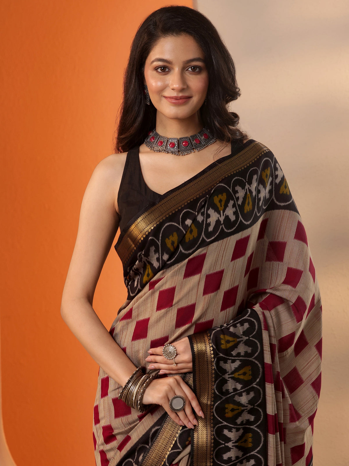 Beige Printed Silk Blend Saree With Unstitched Blouse Piece