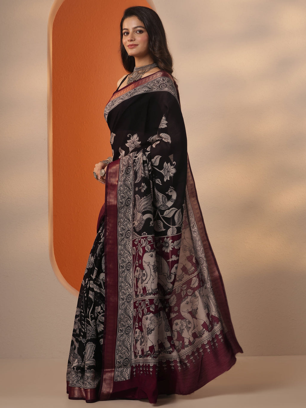Black Printed Silk Blend Saree With Unstitched Blouse Piece