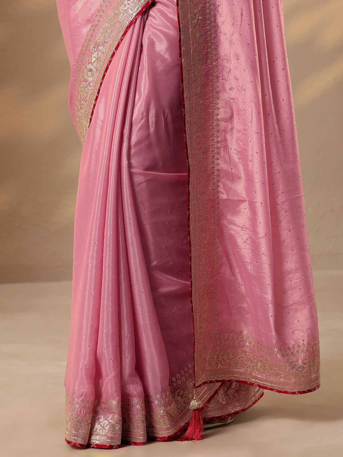 Pink Embellished Silk Blend Saree With Unstitched Blouse Piece