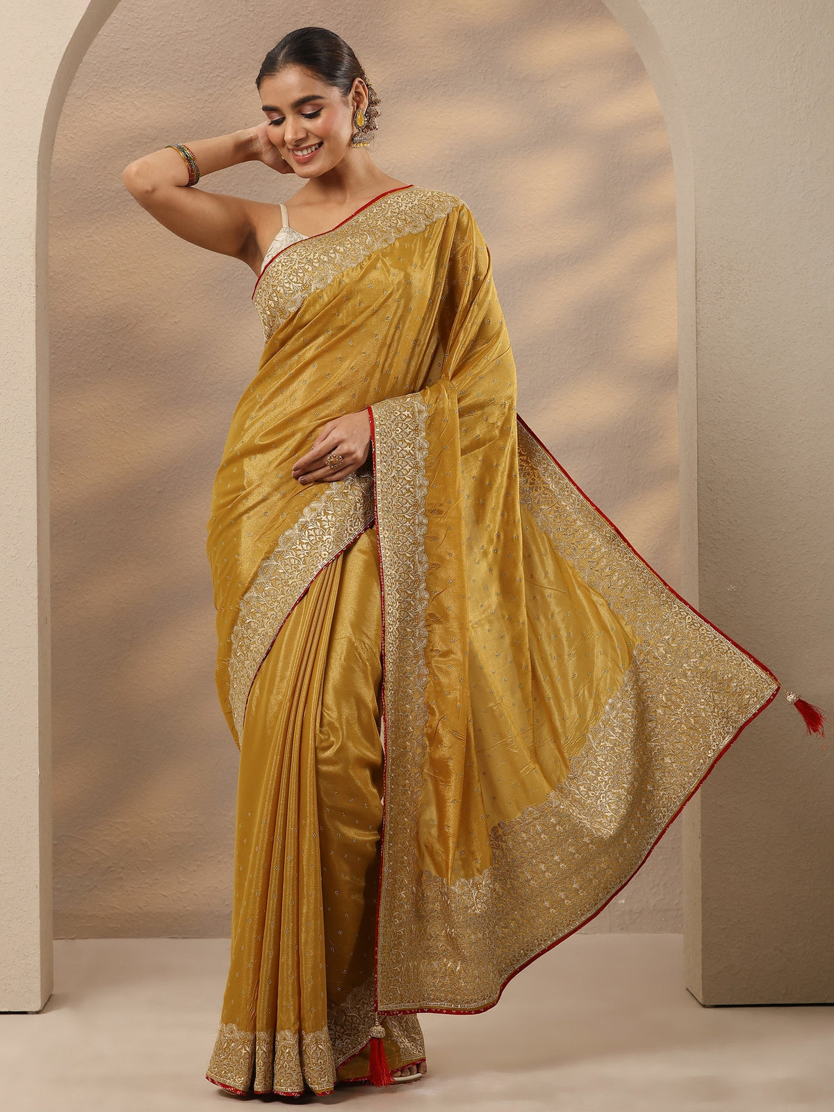 Mustard Embellished Silk Blend Saree With Unstitched Blouse Piece