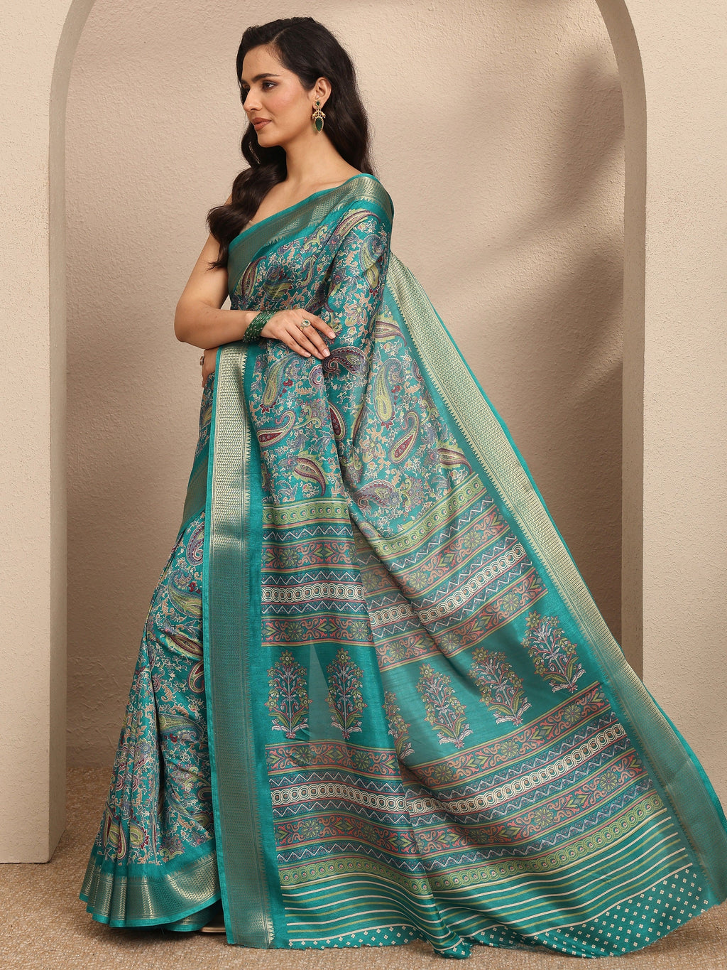 Green Paisley Printed Silk Blend Saree With Unstitched Blouse Piece