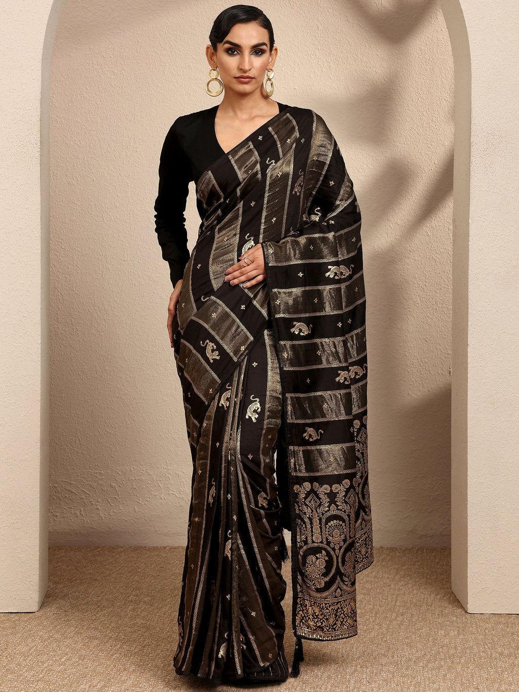 Black Woven Design Banarsi Silk Blend Saree With Unstitched Blouse Piece