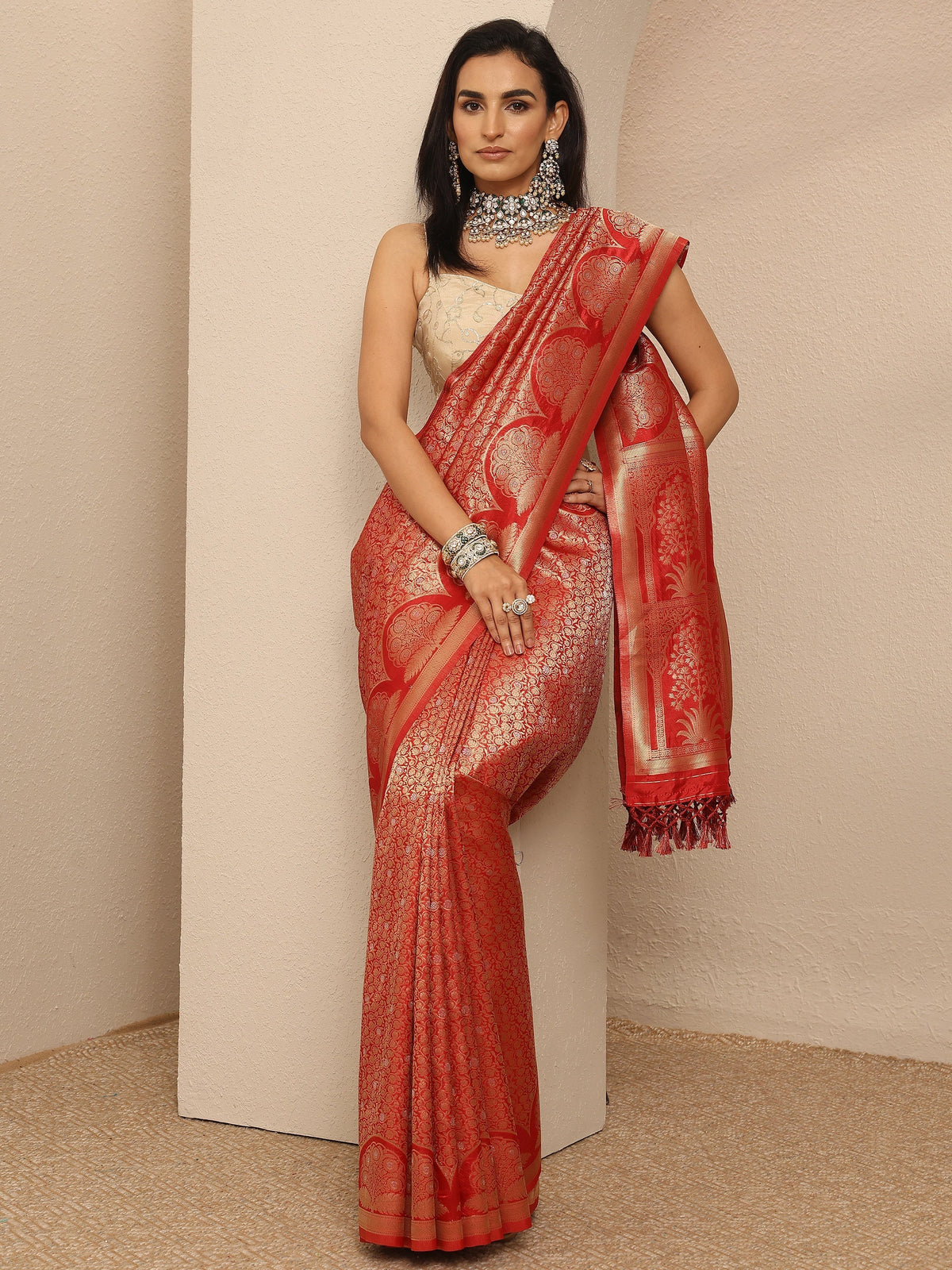 Red Woven Design Silk Blend Saree With Unstitched Blouse Piece