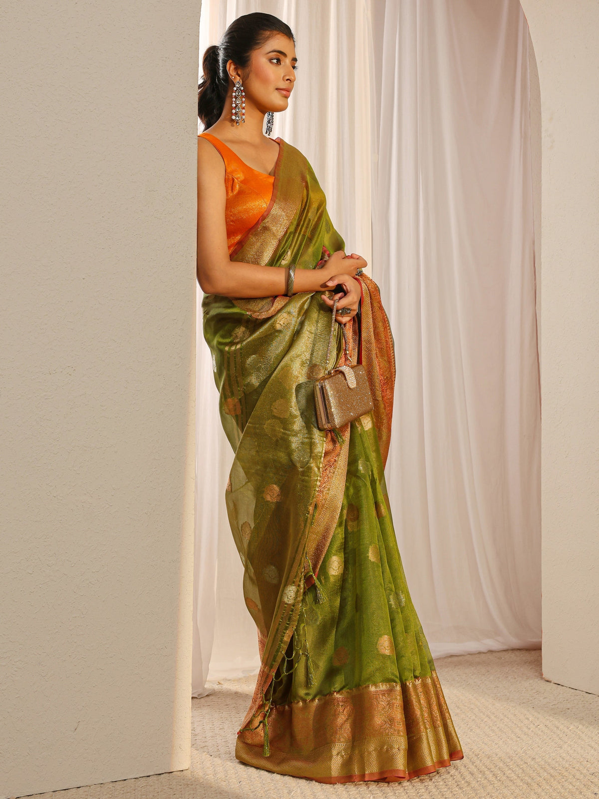 Green Jacquard Woven Design Silk Blend Saree