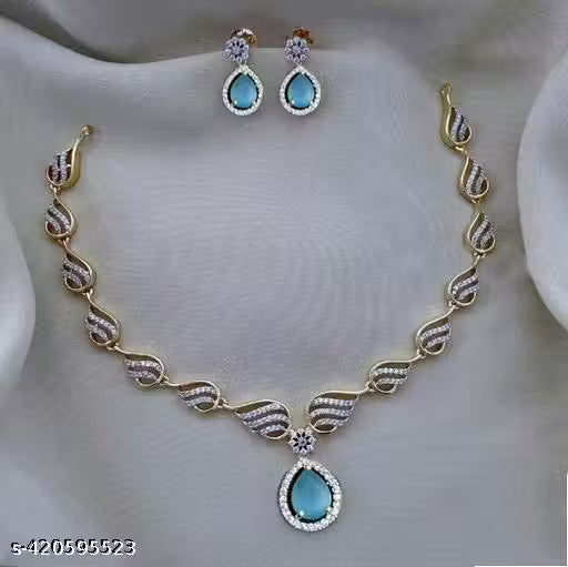 Sizzling Glittering Women Necklaces & Chains