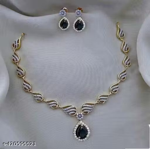 Sizzling Glittering Women Necklaces & Chains